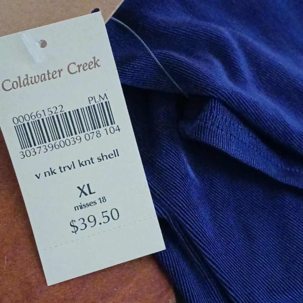 V-Neck Knit Shell - Picture 3 of 5